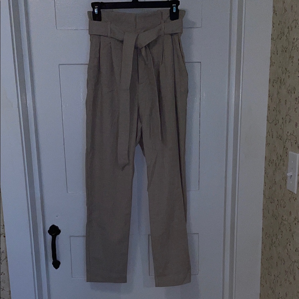 H&M Beige Pants - Paper Bag - High Waisted- Belt - Pleated - Pockets